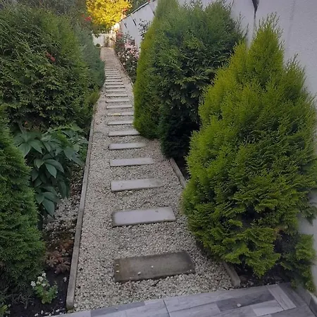 The House - Jacuzzi & Garden Escape Villa