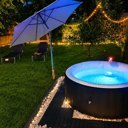 The House - Jacuzzi & Garden Escape Τιμισοάρα