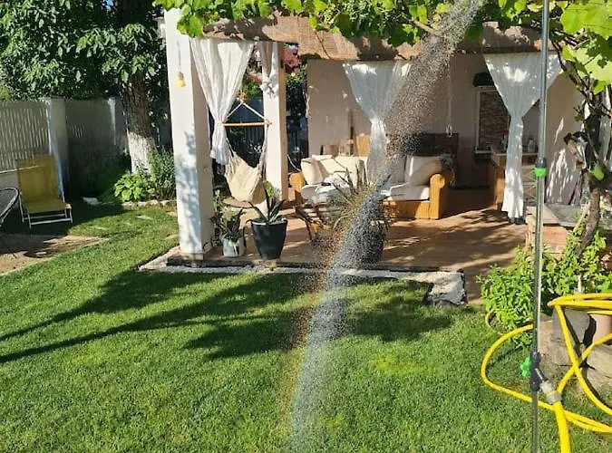 The House فيلة *