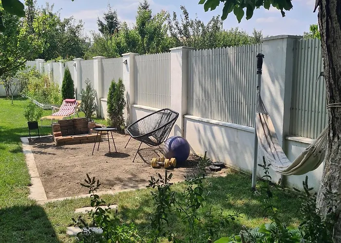 فيلة The House *